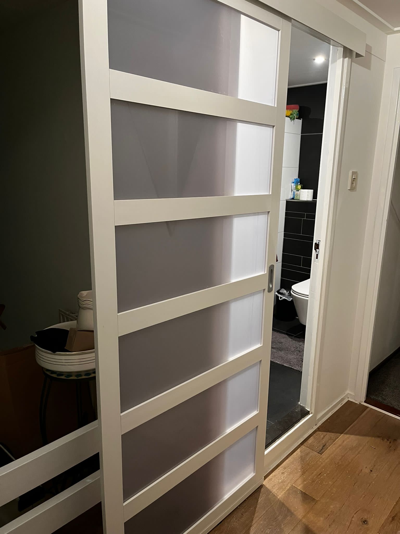 Meubel bij klanten thuis: 45aad644 6a8b 4a54 b0fb 5ac9c9651223