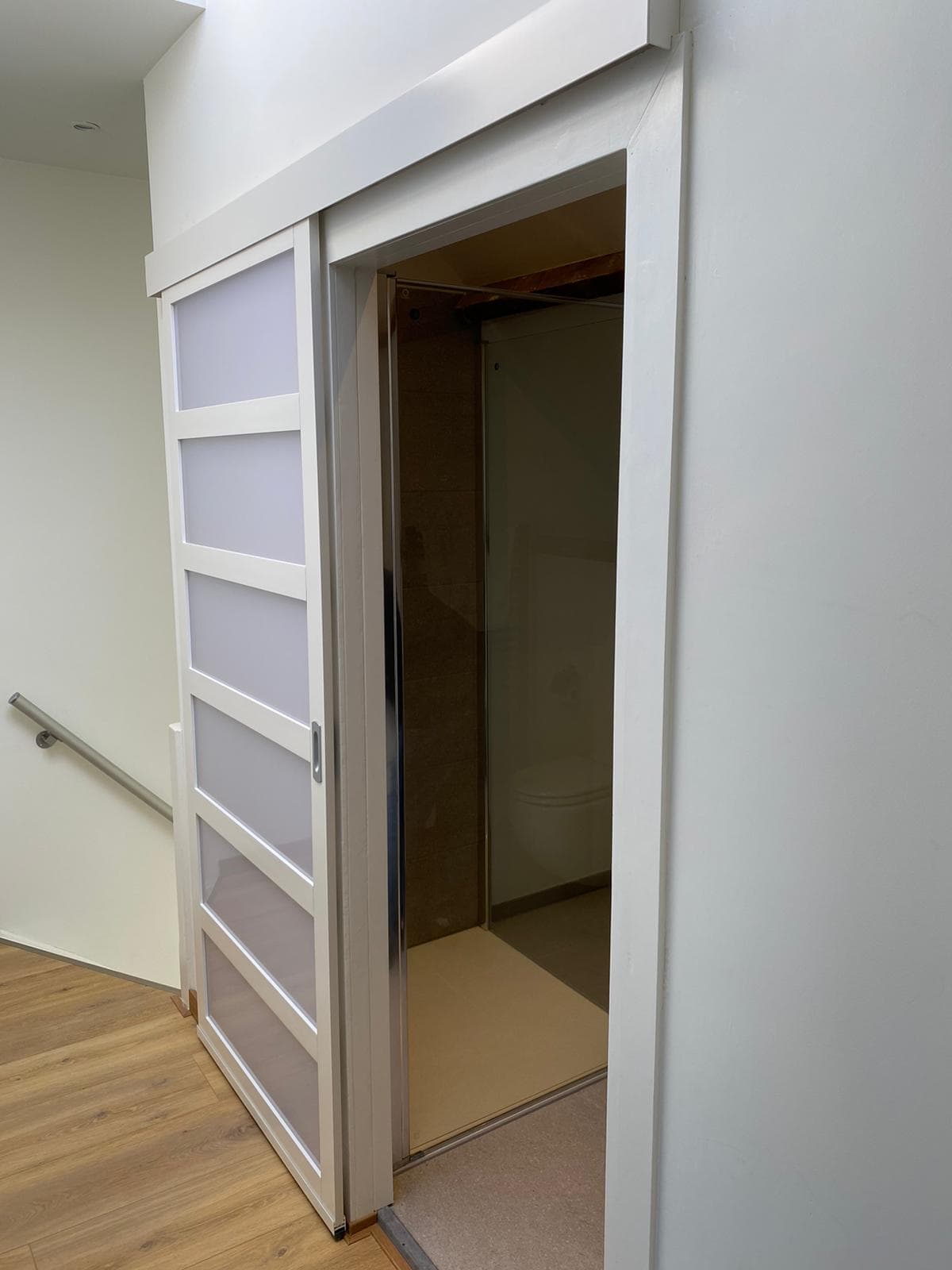 Meubel bij klanten thuis: 7b6c9eee 0f1e 44ea a467 f150bed08cf4